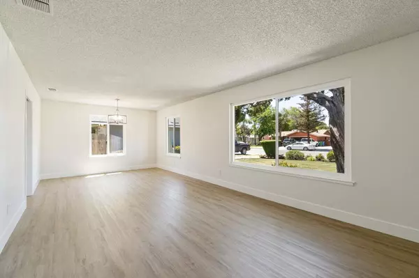 1707 Heffner Avenue, Corcoran, CA 93212