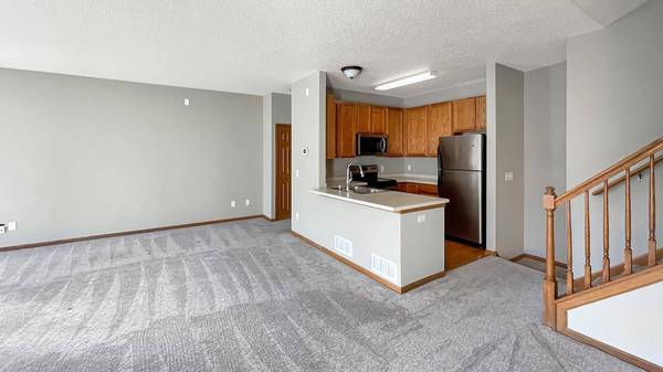 6860 Meadow Grass LN S, Cottage Grove, MN 55016