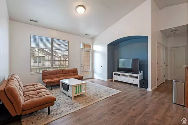 979 W CHELSEA LN N, North Salt Lake, UT 84054