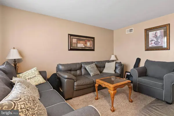 108 EASTERLY DR, Mechanicsburg, PA 17050