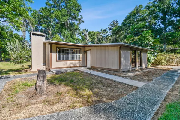 2112 OAK HILL DR, Valrico, FL 33594