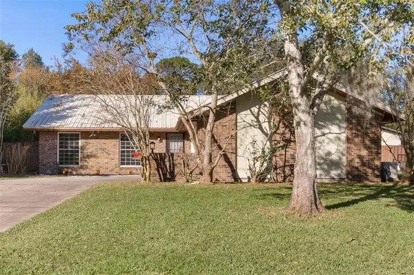 102 CARRIAGE PL, Palatka, FL 32177