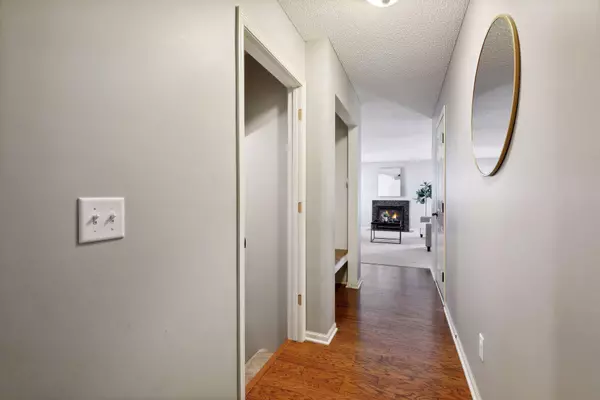 139 Dongola LN, Shakopee, MN 55379