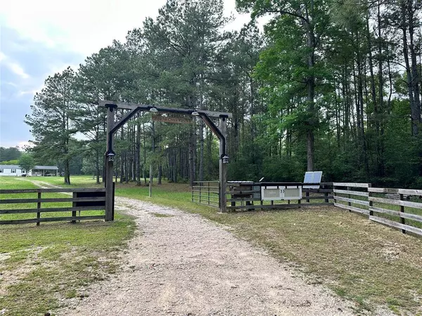 500 S Duck Creek RD, Cleveland, TX 77328