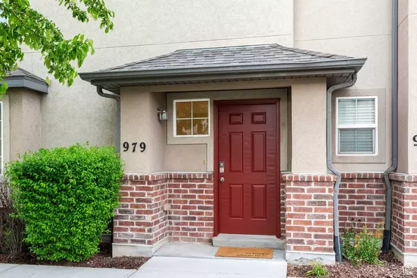 979 W CHELSEA LN N, North Salt Lake, UT 84054