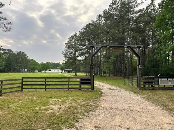 500 S Duck Creek RD, Cleveland, TX 77328