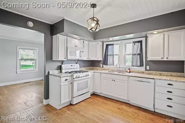 8007 PETTIT Road, Birch Run, MI 48415