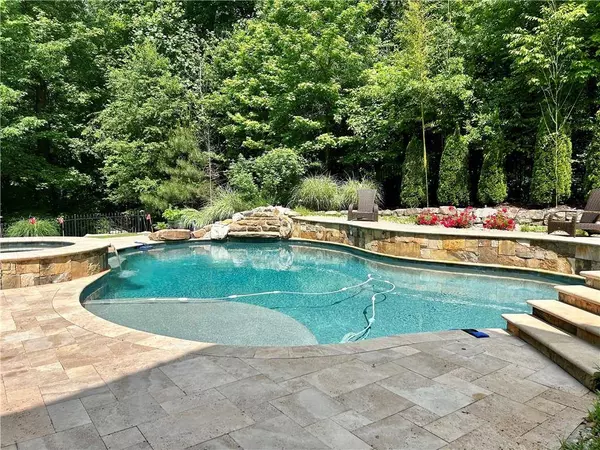 5230 Cole Creek LN, Cumming, GA 30040