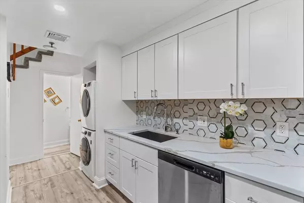 70 W Meadow Rd #22, Haverhill, MA 01832