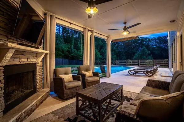 1650 Fox Hill LN, Cumming, GA 30040