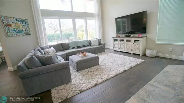 7050 NW 75th St, Parkland, FL 33067