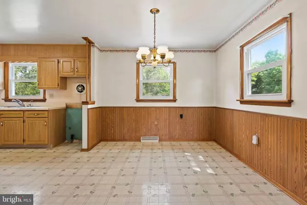 227 MYRTLE DR, Harrisburg, PA 17112