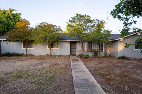 524 4th Street, Orange Cove, CA 93646