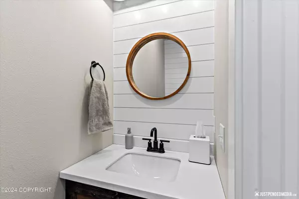 5226 W Jaxton CIR, Wasilla, AK 99623