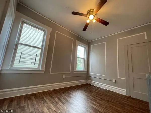 93 21St St, Irvington Twp., NJ 07111