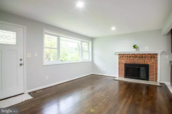 1903 LAGUNA RD, Hyattsville, MD 20783