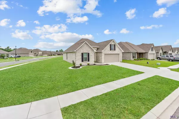 1521 PLAINSKNOLL AVE, Zachary, LA 70791