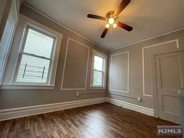 93 21st ST, Irvington, NJ 07111