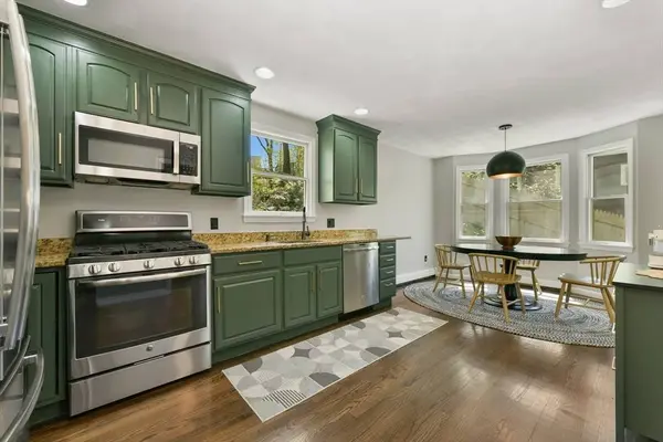 189 Oak St, Wakefield, MA 01880