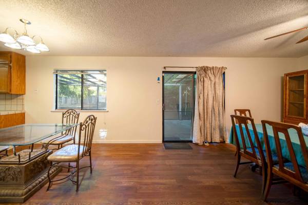 524 4th Street, Orange Cove, CA 93646