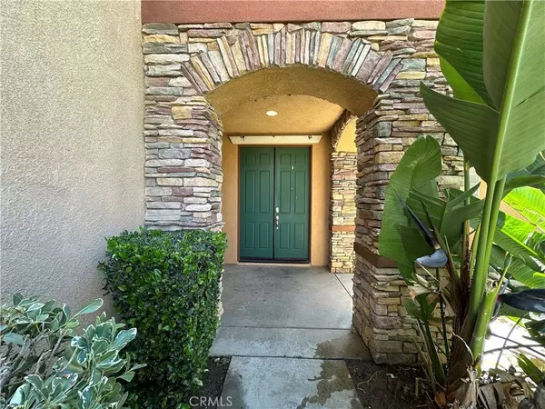 2237 Glimmer WAY, Perris, CA 92571