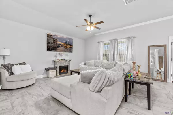 1521 PLAINSKNOLL AVE, Zachary, LA 70791