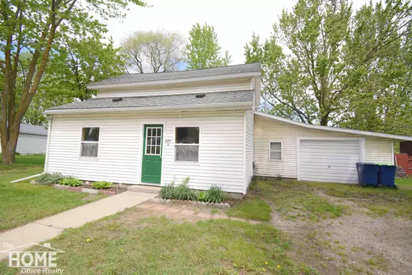 427 E Saginaw Street, Breckenridge, MI 48615