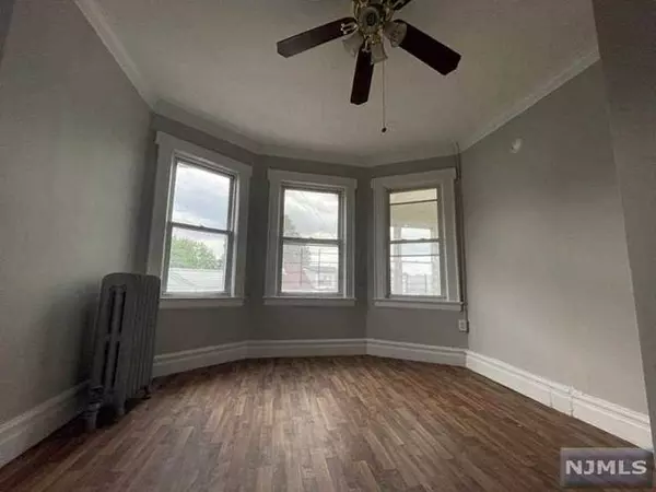 93 21st ST, Irvington, NJ 07111