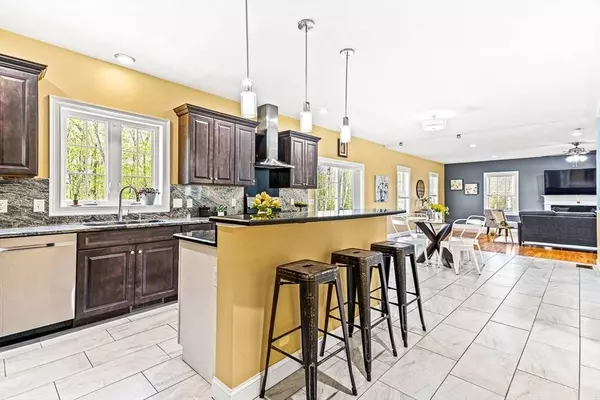 96 Clement Rd, Dracut, MA 01826