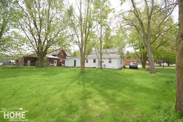 427 E Saginaw Street, Breckenridge, MI 48615