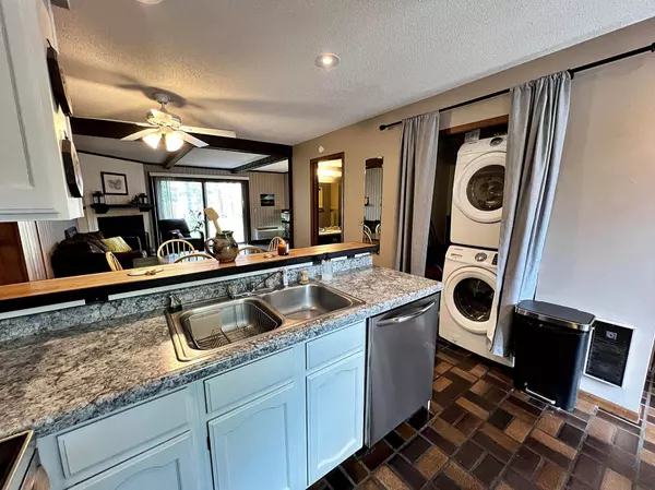 346 Quadna Mountain Rd, Hill City, MN 55748