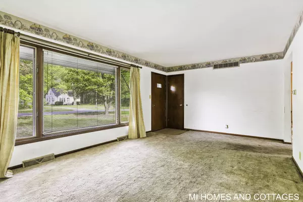 341 N 160th Avenue, Holland, MI 49424