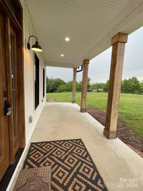 451 & 449 Hwy 16 N None N, Taylorsville, NC 28681