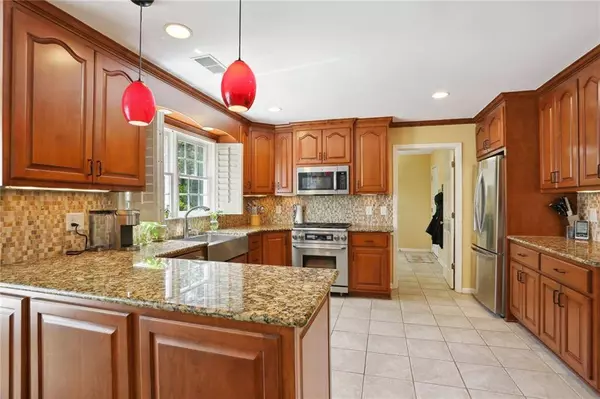 615 Owens Oak CIR, Alpharetta, GA 30004