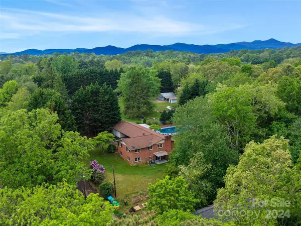 20 William Warren DR, Asheville, NC 28806