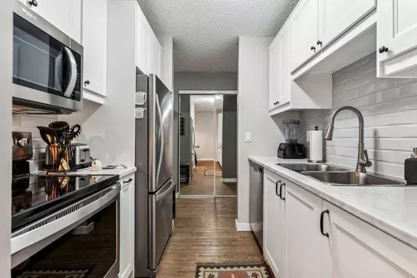 1915 26 ST SW #305, Calgary, AB T2E 2A2