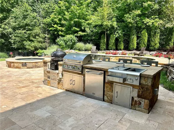 5230 Cole Creek LN, Cumming, GA 30040