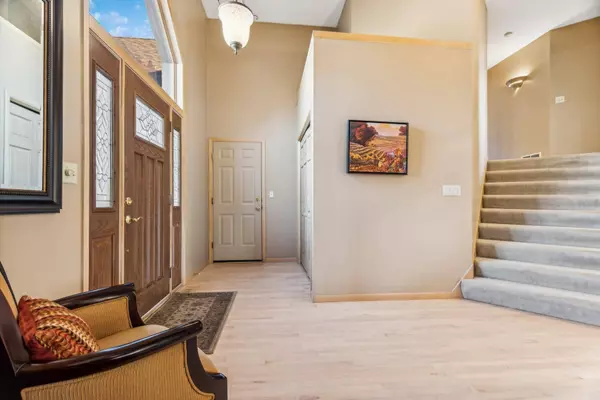 1170 Ashley LN, Mahtomedi, MN 55115