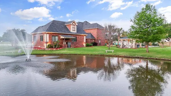 6616 Gehrig Circle, Burleson, TX 76028