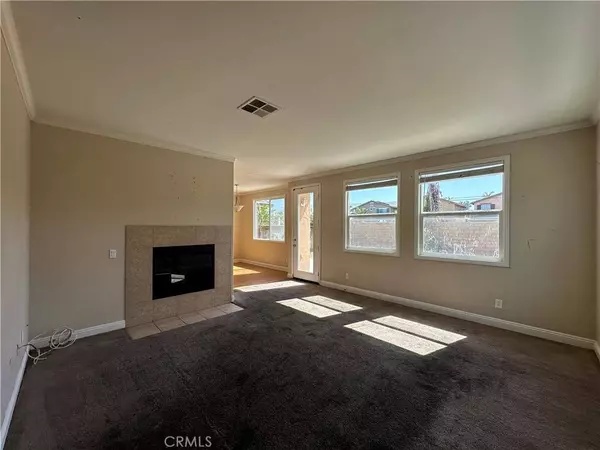 2237 Glimmer WAY, Perris, CA 92571