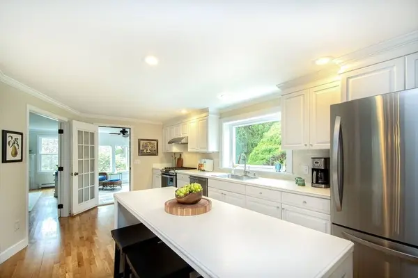 52 Hounds Ditch Ln, Duxbury, MA 02332