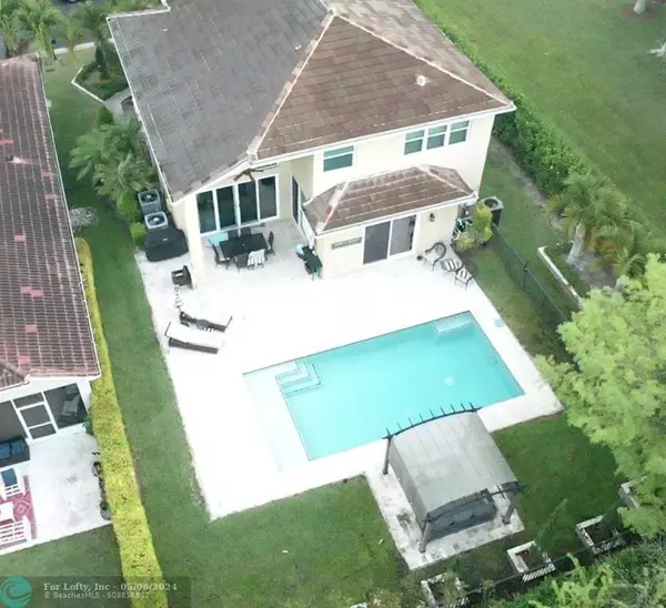 7050 NW 75th St, Parkland, FL 33067