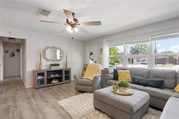 4541 PARNELL DR, Sarasota, FL 34232