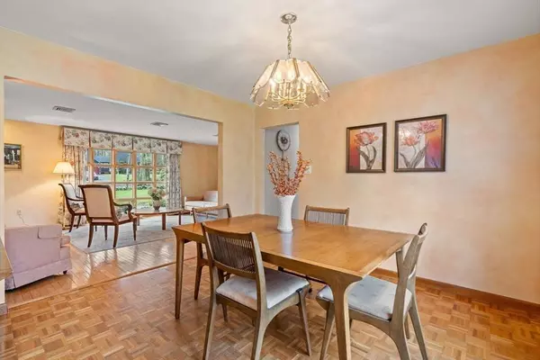 252 Winter St, North Andover, MA 01845