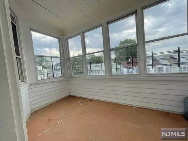 93 21st ST, Irvington, NJ 07111