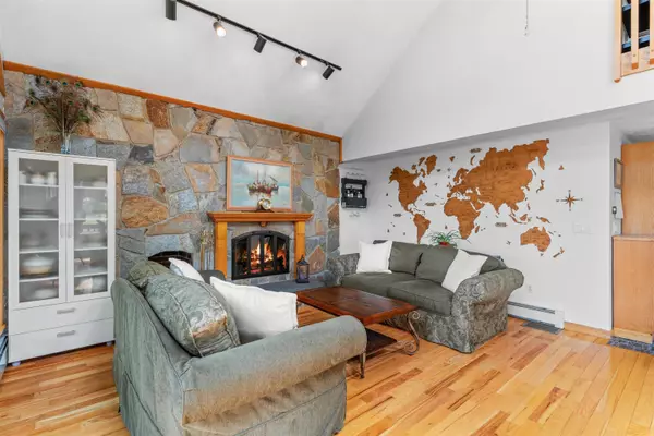 9 Spring ST, Windham, NH 03087