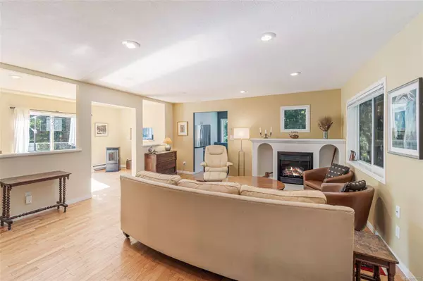 1710 Lackehaven Dr, Gabriola Island, BC V0R 1X6