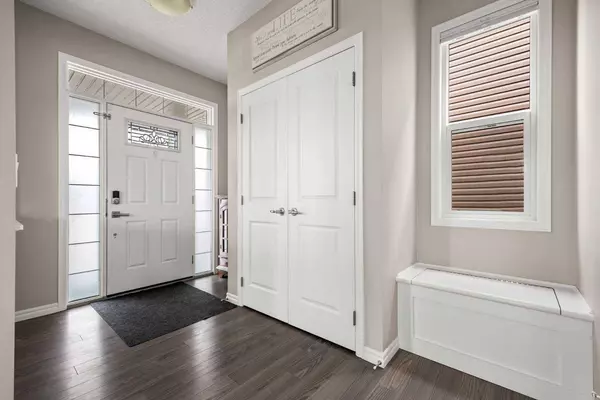 4 Heritage BLVD, Cochrane, AB T4C 2M1