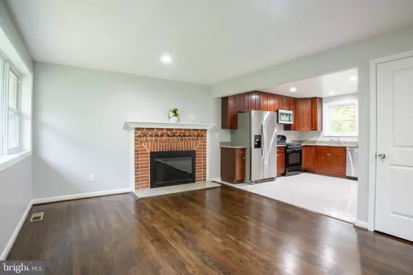 1903 LAGUNA RD, Hyattsville, MD 20783