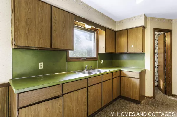 341 N 160th Avenue, Holland, MI 49424